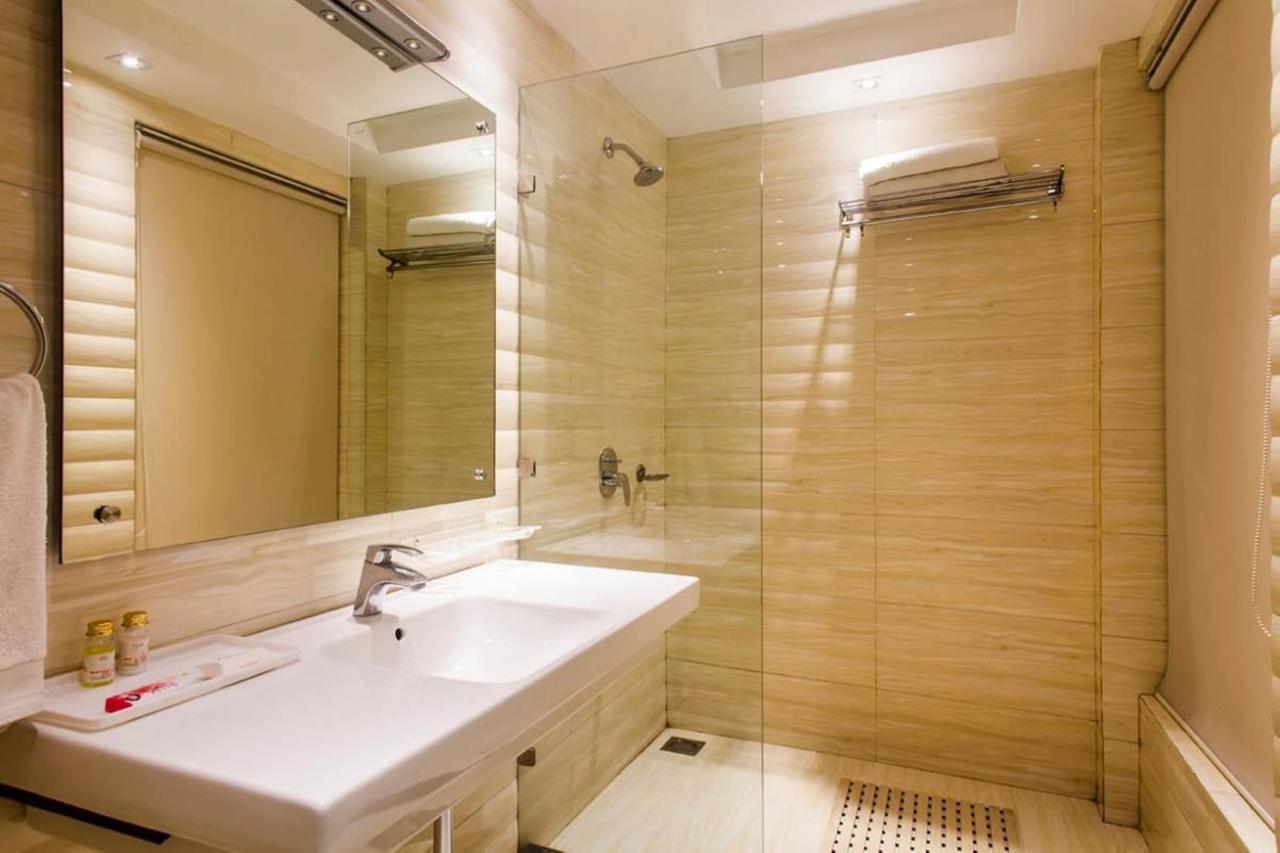 Fabhotel Red Leaf Mall Road Mussoorie Exterior photo